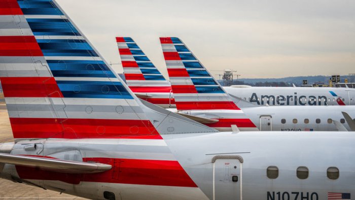 American Airlines yo‘lovchisi samolyot bortidagi hamkasblari bilan mushtlashdi