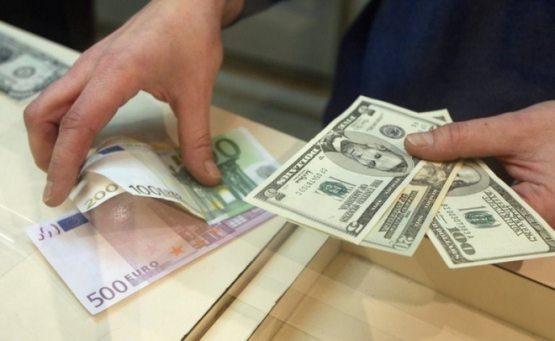 Banklarda dollar sotuv kursi 12 700 so‘mdan oshdi