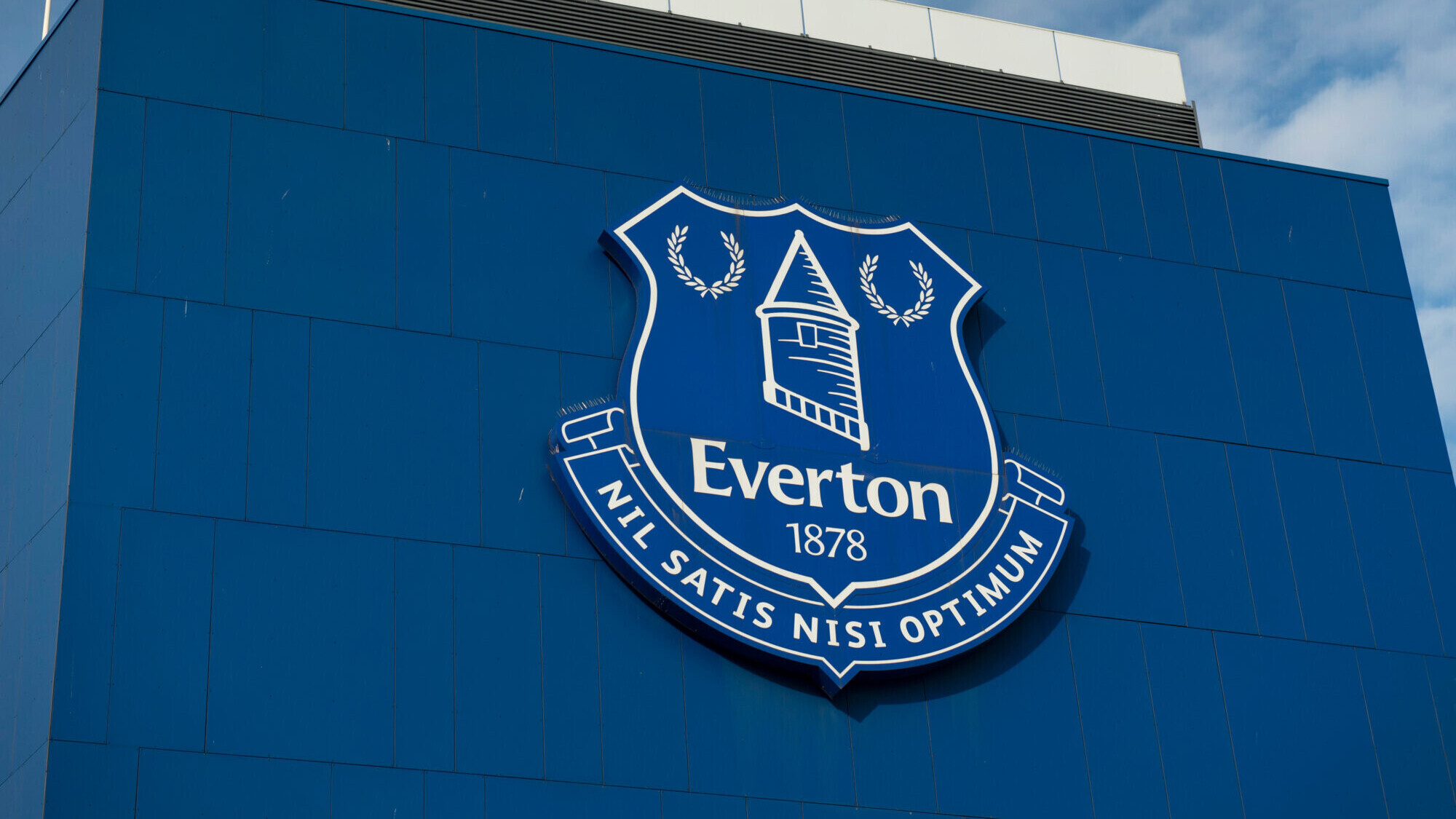 Everton bo‘lajak xo‘jayindan maosh to‘lash va stadion qurish uchun kredit oladi