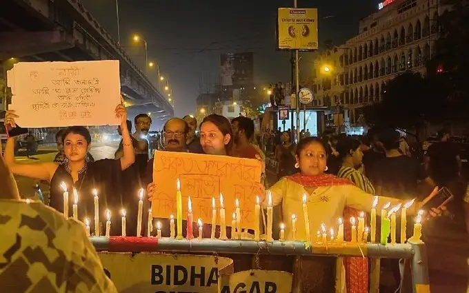 Hindistonda minglab ayollar gender zo‘ravonlikka qarshi tungi namoyish o‘tkazdi