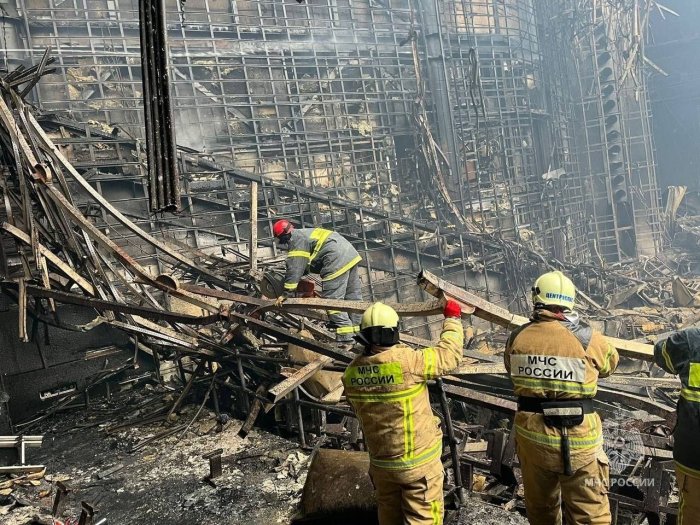 Krokusdagi vayronalarni tozalash ishlari amalga oshirilmoqda