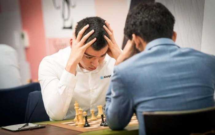 Nodirbek Abdusattorov Anish Giri bilan bahslashadi