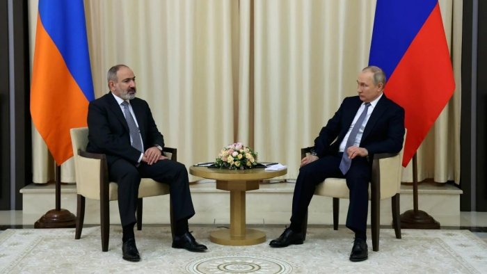 Putin Pashinyan bilan nima haqida gaplashdi?