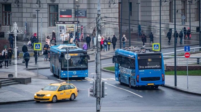 Qirg‘izistonda amaldorlar endi ishga avtobusda boradi