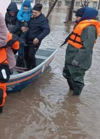 Qozog‘istondagi suv toshqinlari tufayli 10 mingdan ortiq odam evakuasiya qilindi